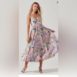 Astr the Label - Blythe Floral Plisse Midi Dress - Coral Multi Large